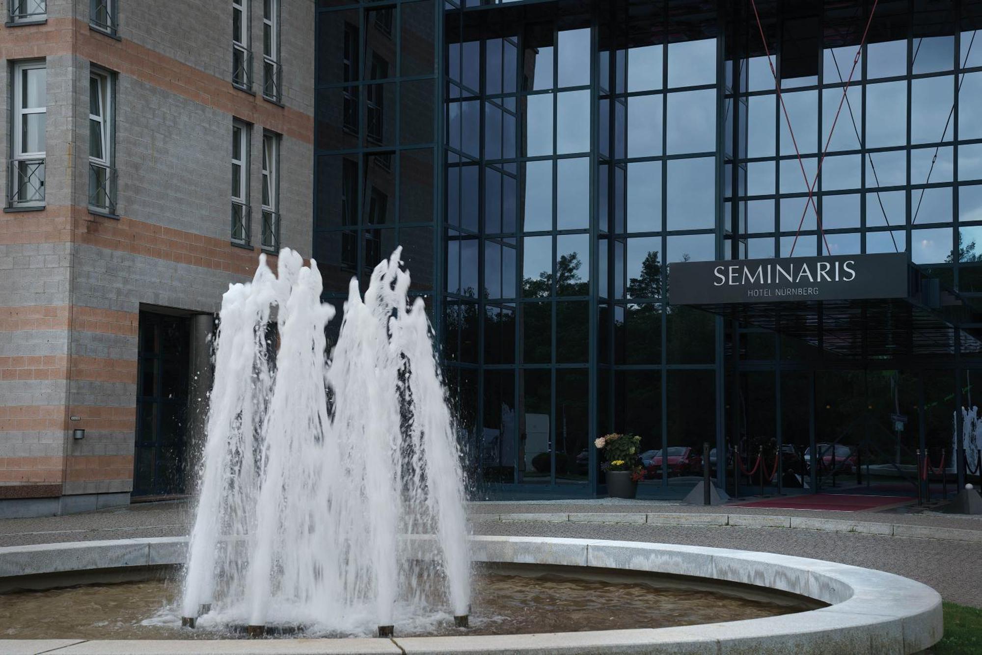 Seminaris Hotel Nuernberg エクステリア 写真